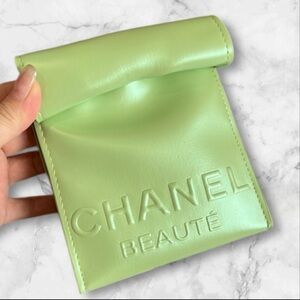 Beauté Light Green Pouch